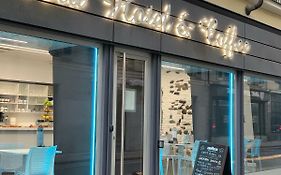 Adalesia Hotel&Coffee